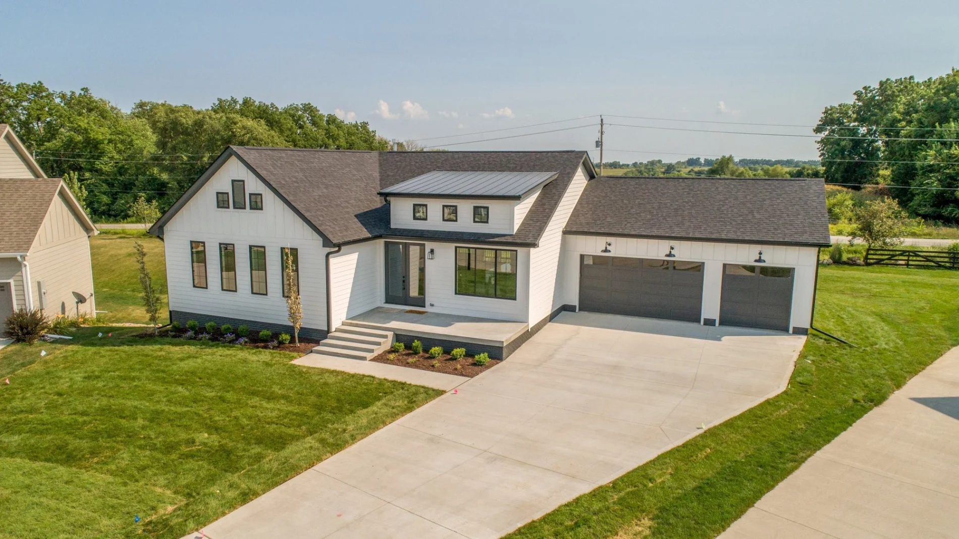 Peakview Windows Siding Stucco Colorado Springs Gallery White Lp Smartside